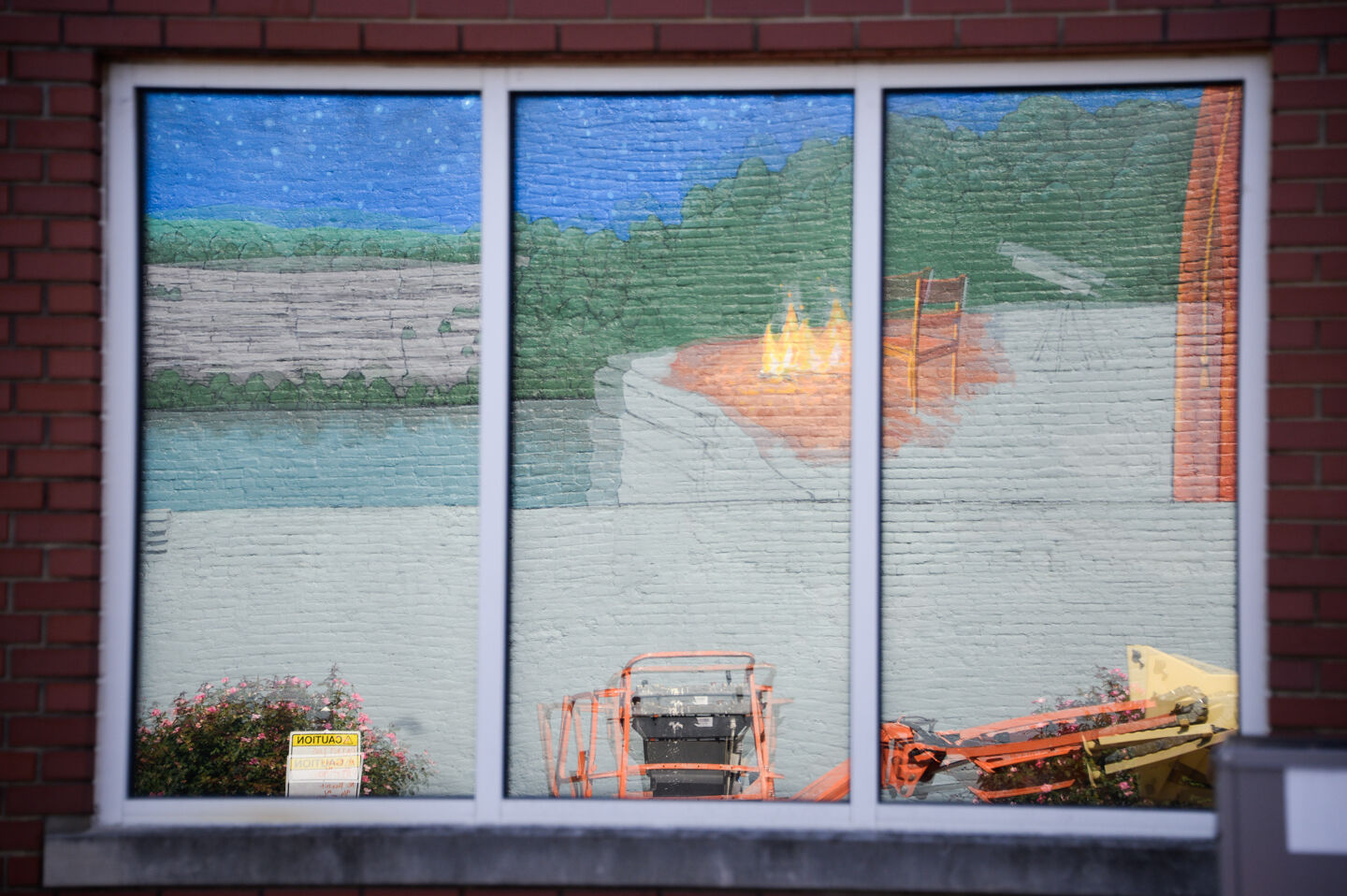 092121_BroadwayClayMural_hb_web-1.jpg